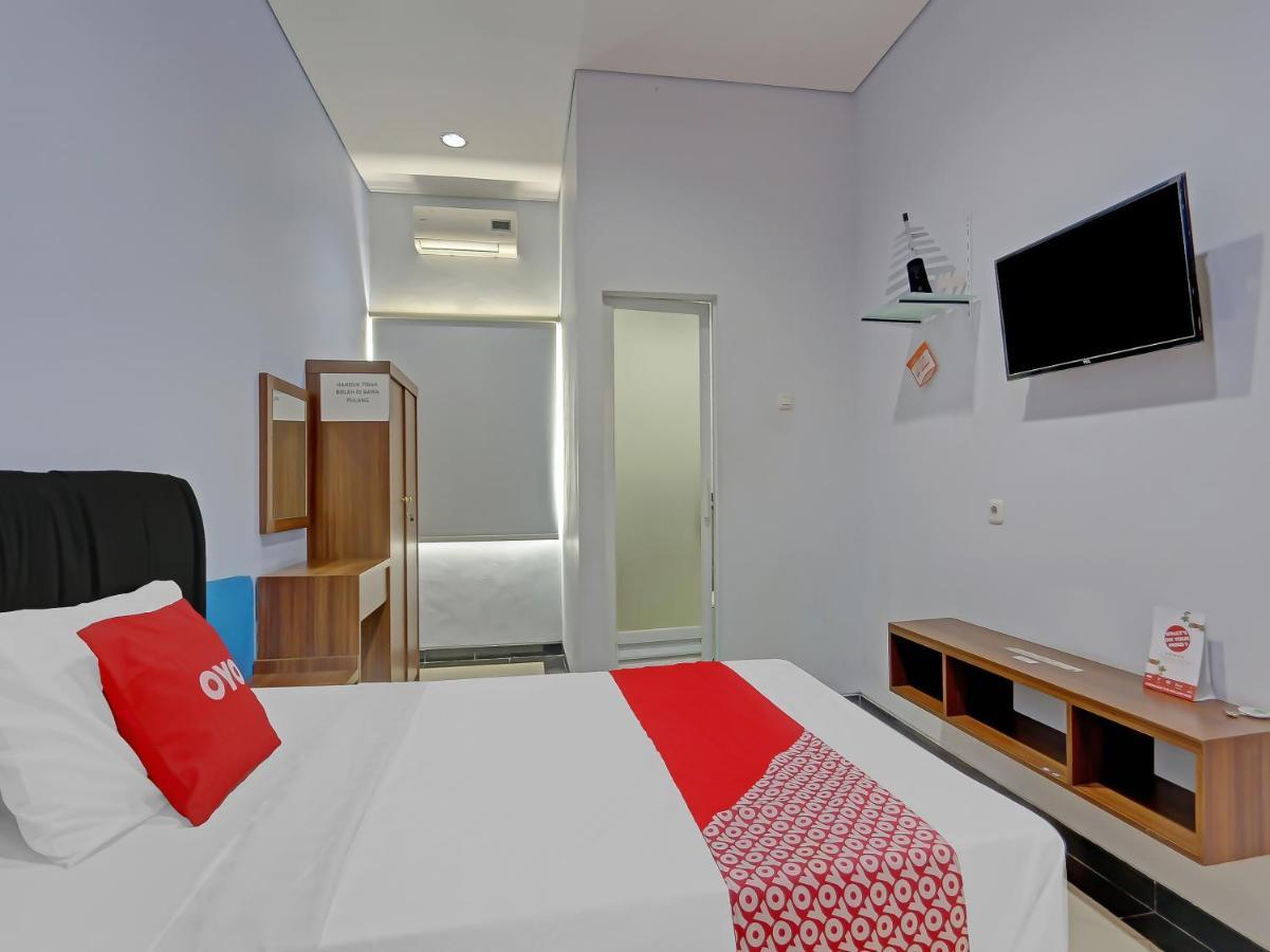 Oyo 90553 Arteri Guest House Семаранг Екстер'єр фото