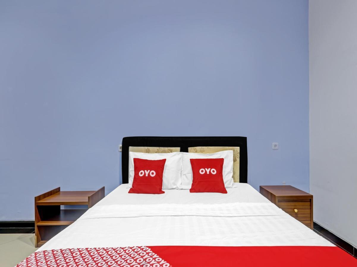 Oyo 90553 Arteri Guest House Семаранг Екстер'єр фото