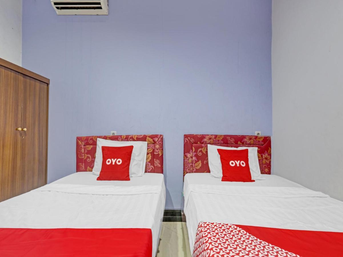 Oyo 90553 Arteri Guest House Семаранг Екстер'єр фото