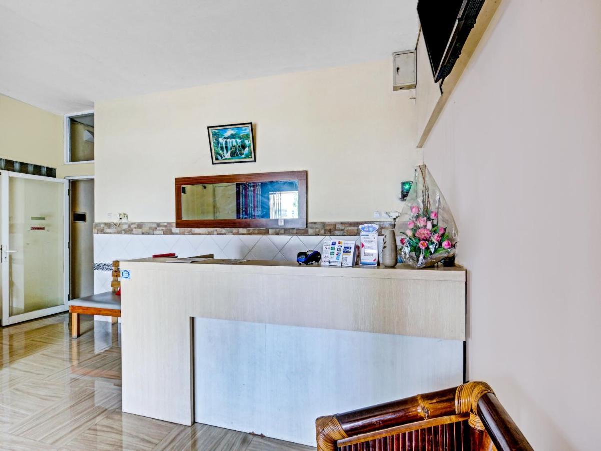 Oyo 90553 Arteri Guest House Семаранг Екстер'єр фото