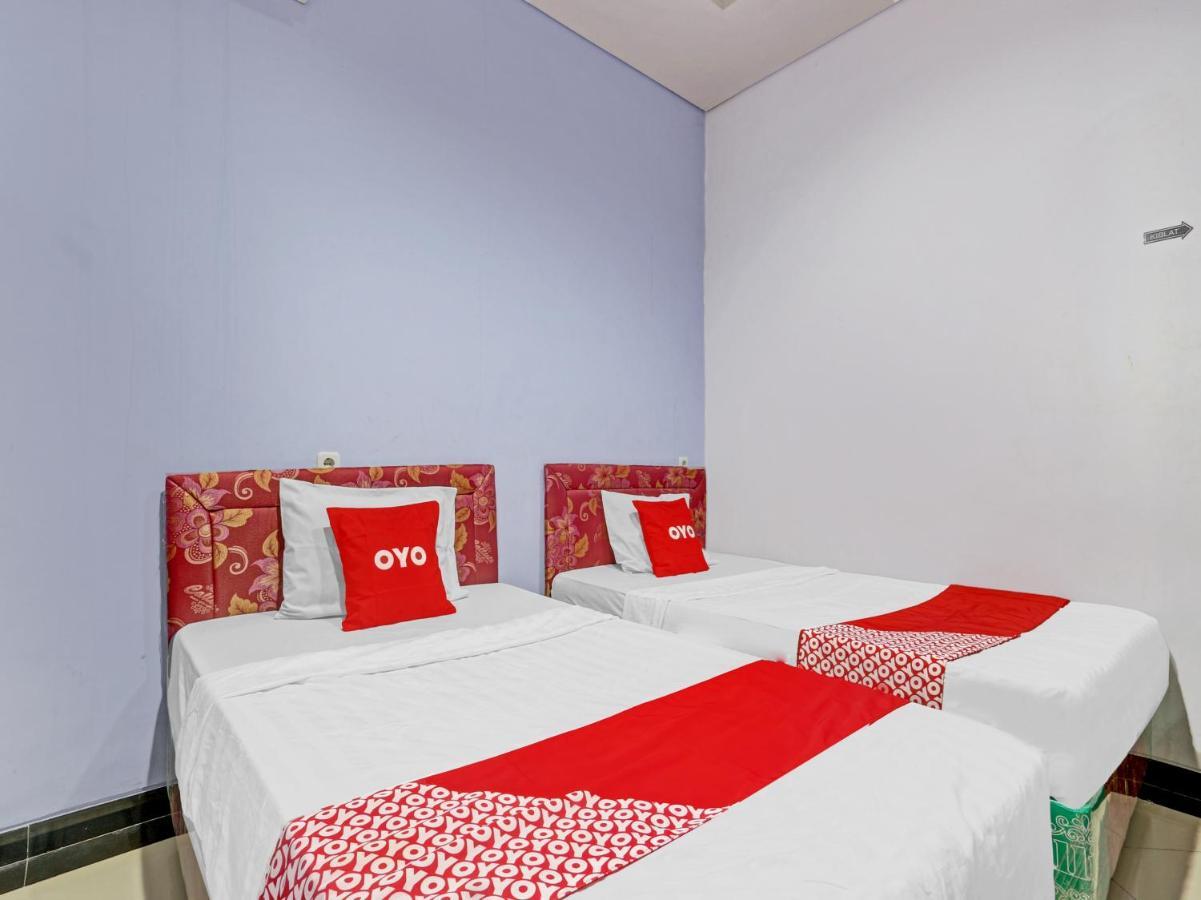 Oyo 90553 Arteri Guest House Семаранг Екстер'єр фото