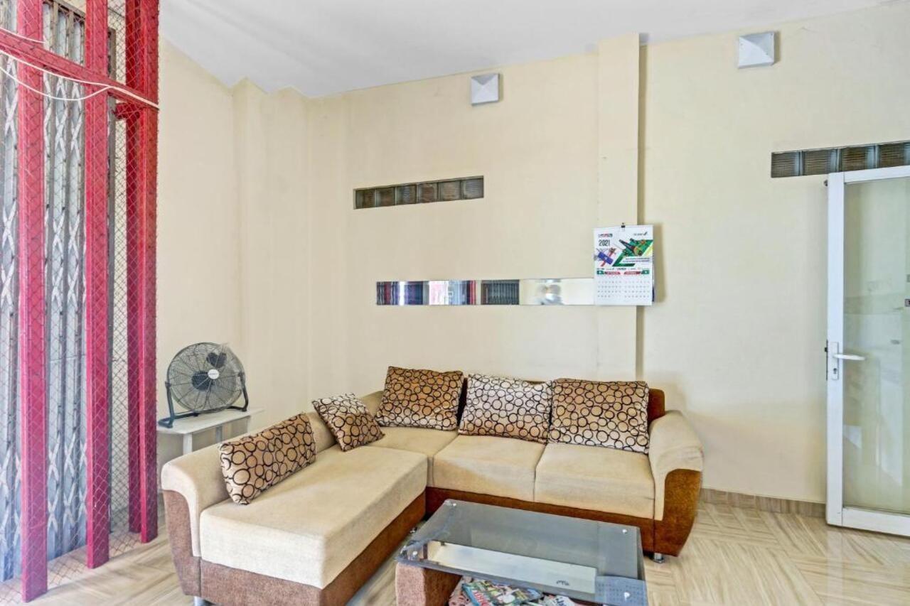 Oyo 90553 Arteri Guest House Семаранг Екстер'єр фото